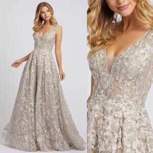 Mac Duggal Floral Embroidered V Neck Sparkle Ball Gown Women's Sz 2 NEW $798